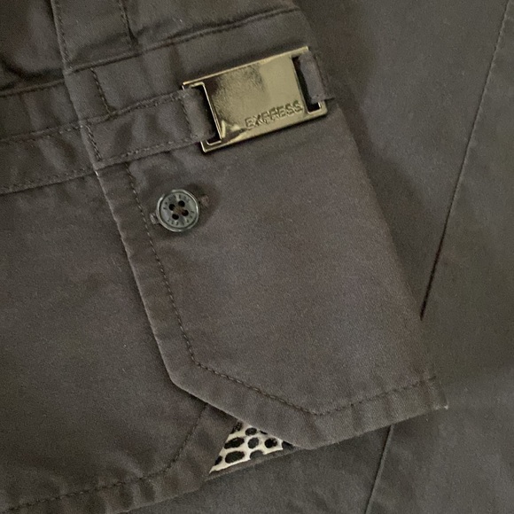 Express Button Up Top - Picture 5 of 10